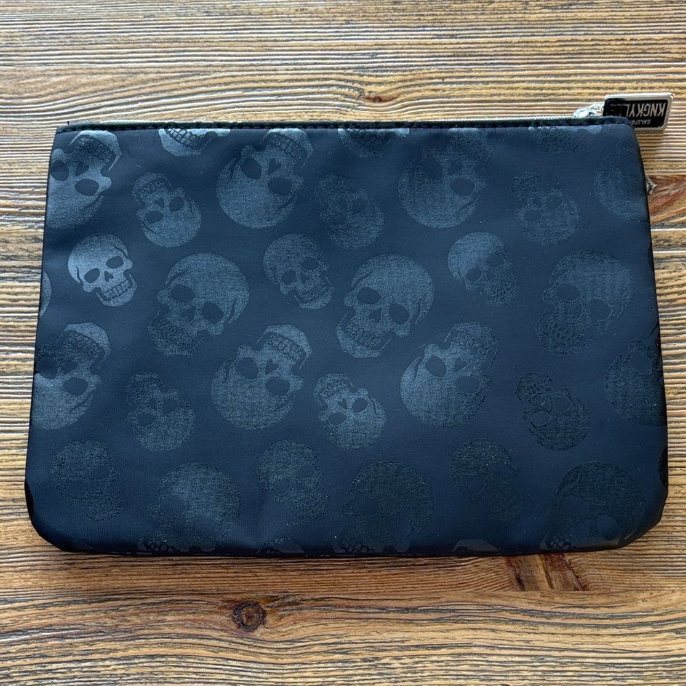 Black Skull Cosmetic Bag Nwot View 4